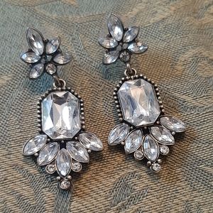 Gorgeous Evening, Black Tie or Wedding earrings rhinestone drop pierced